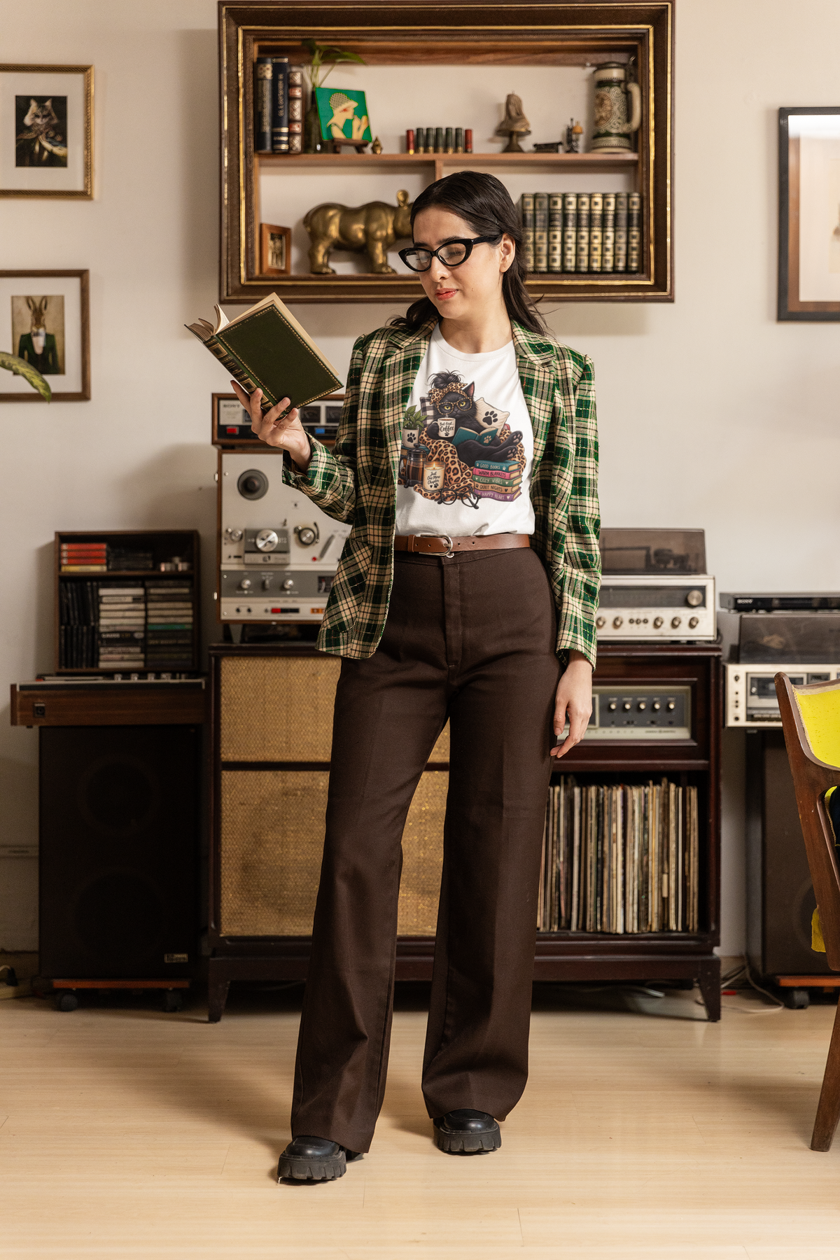 Cozy Cat Reading Tee